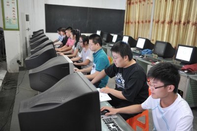 金橋職業(yè)技能培訓(xùn) 南通計(jì)算機(jī)與崇川設(shè)計(jì)培訓(xùn)的專(zhuān)業(yè)領(lǐng)航者